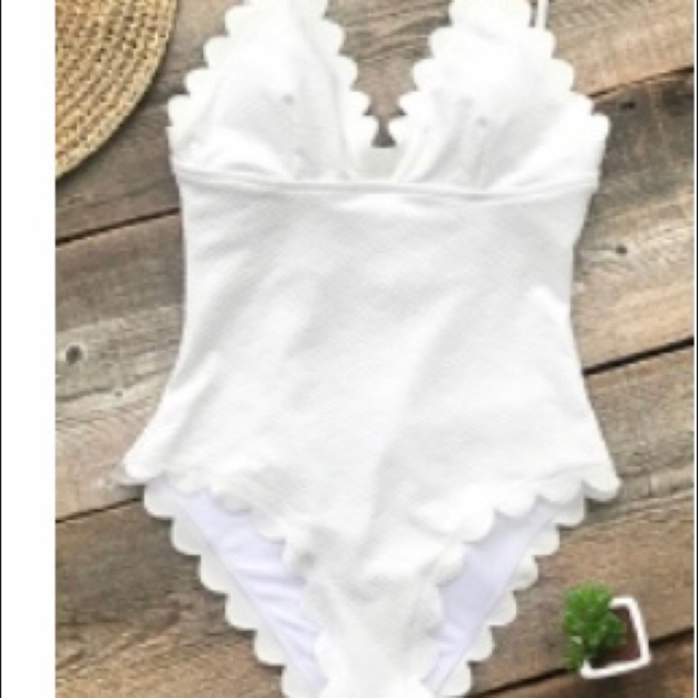 Women’s bathing suit
